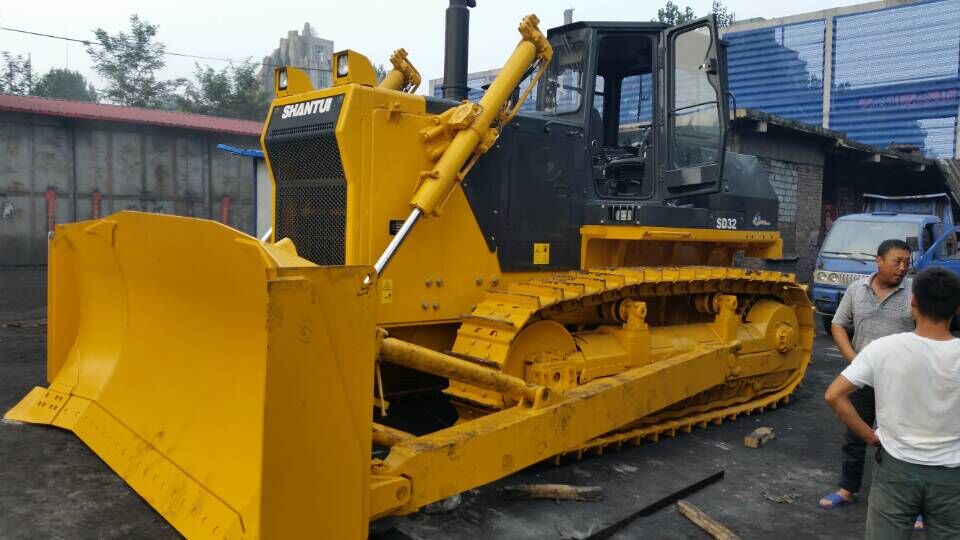 河南山推義煤石豪礦SD320推土機交車現(xiàn)場