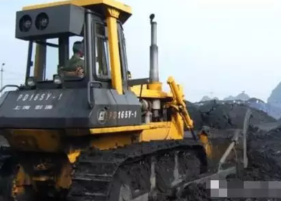 山推推土機