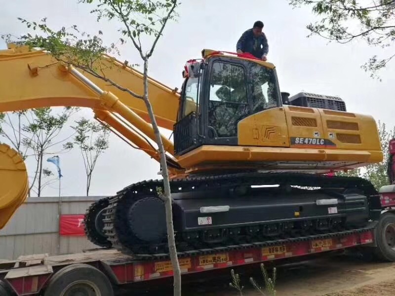 山推SE470LC挖掘機(jī)交車(chē)客戶