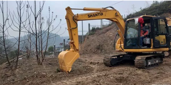 山推挖掘機