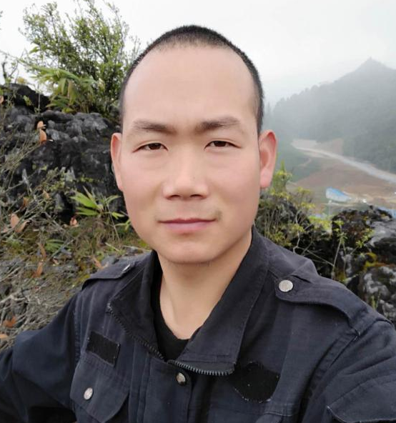 山推推土機客戶李慶平