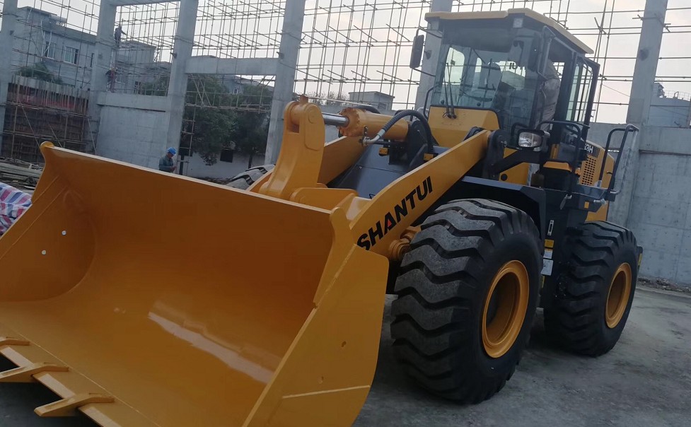 山推SL53H裝載機(jī)新車樣機(jī)展示