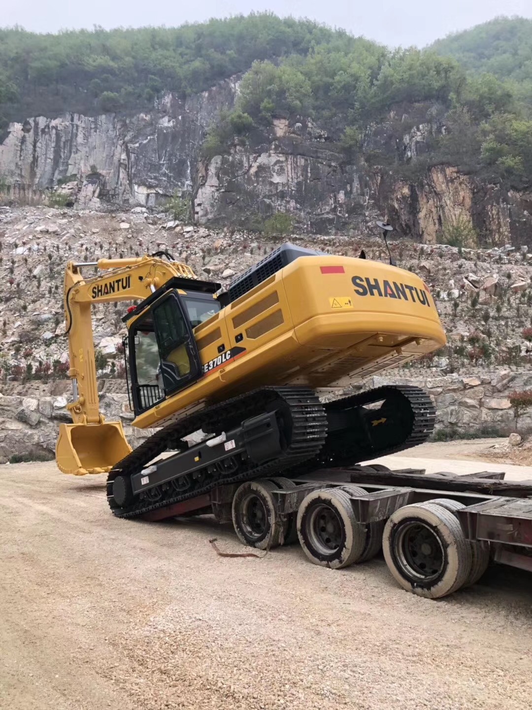 山推370挖掘機客戶接車