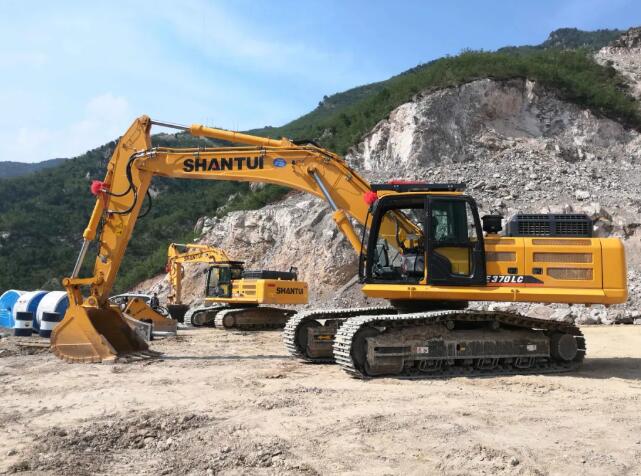 山推370挖掘機