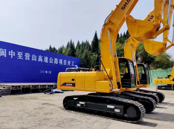 山推挖掘機助力四川高速公路工程開工